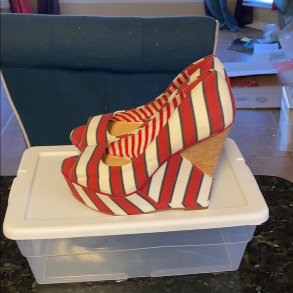 High Heel - Picture 2 of 4